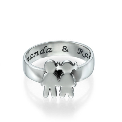 Mum Ring with Children Holding Hands - Name My Jewellery