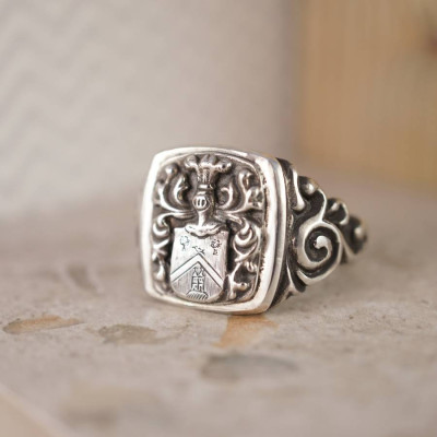 Personalised Coat Of Arms Signet Ring - Name My Jewellery